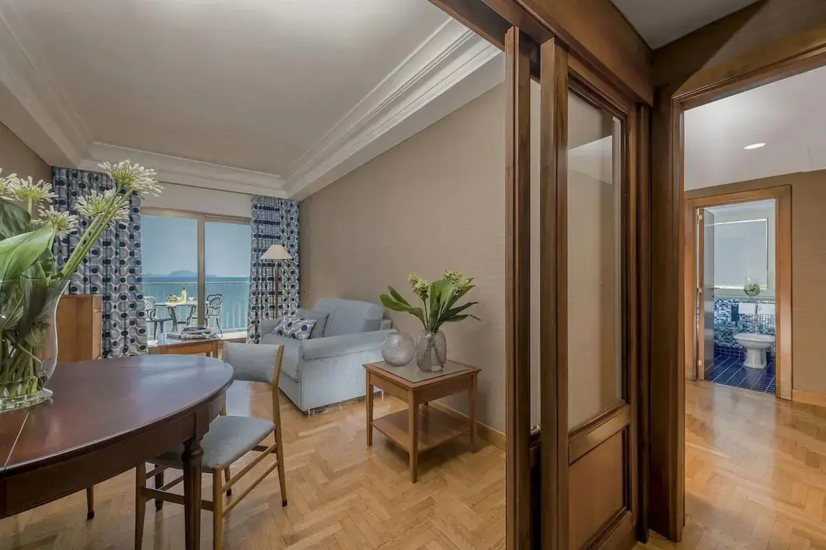 Отель Royal Continental Hotel Naples
