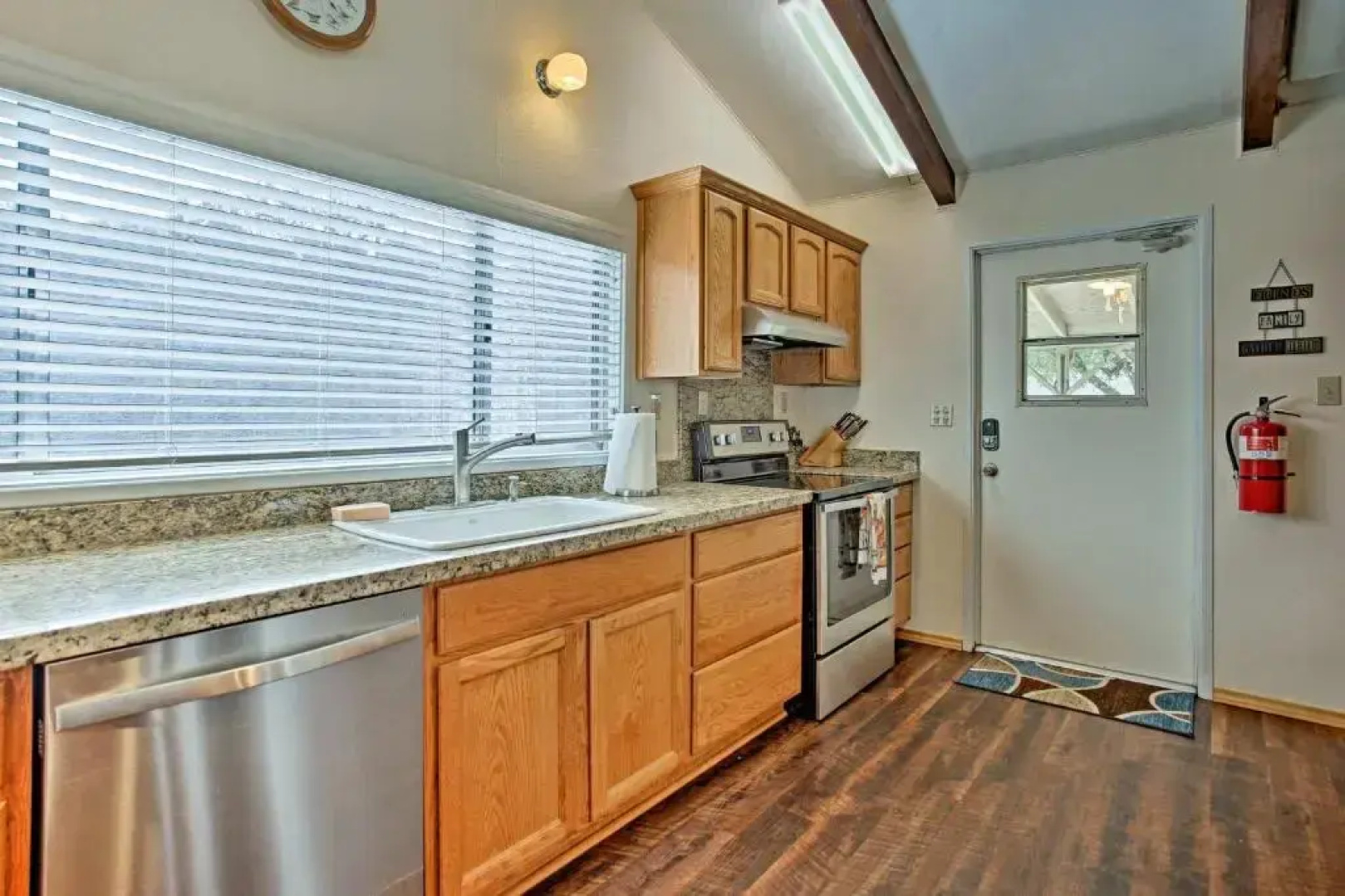 Cozy Home w/ Patio Near Yosemite National Park!