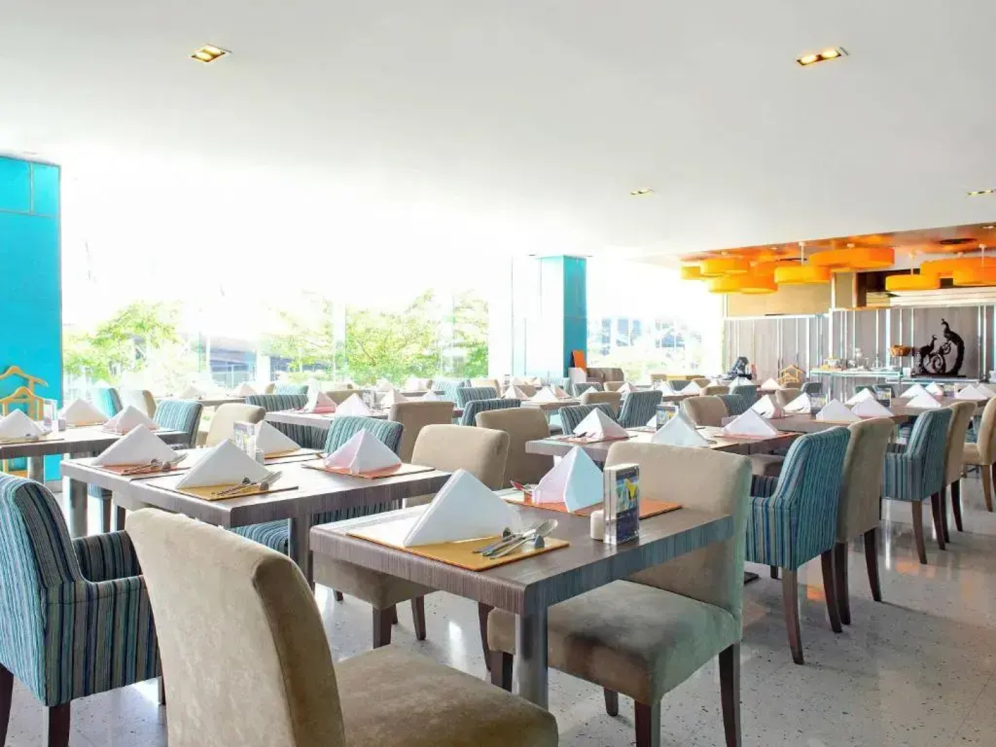 Отель Novotel Bangkok Impact
