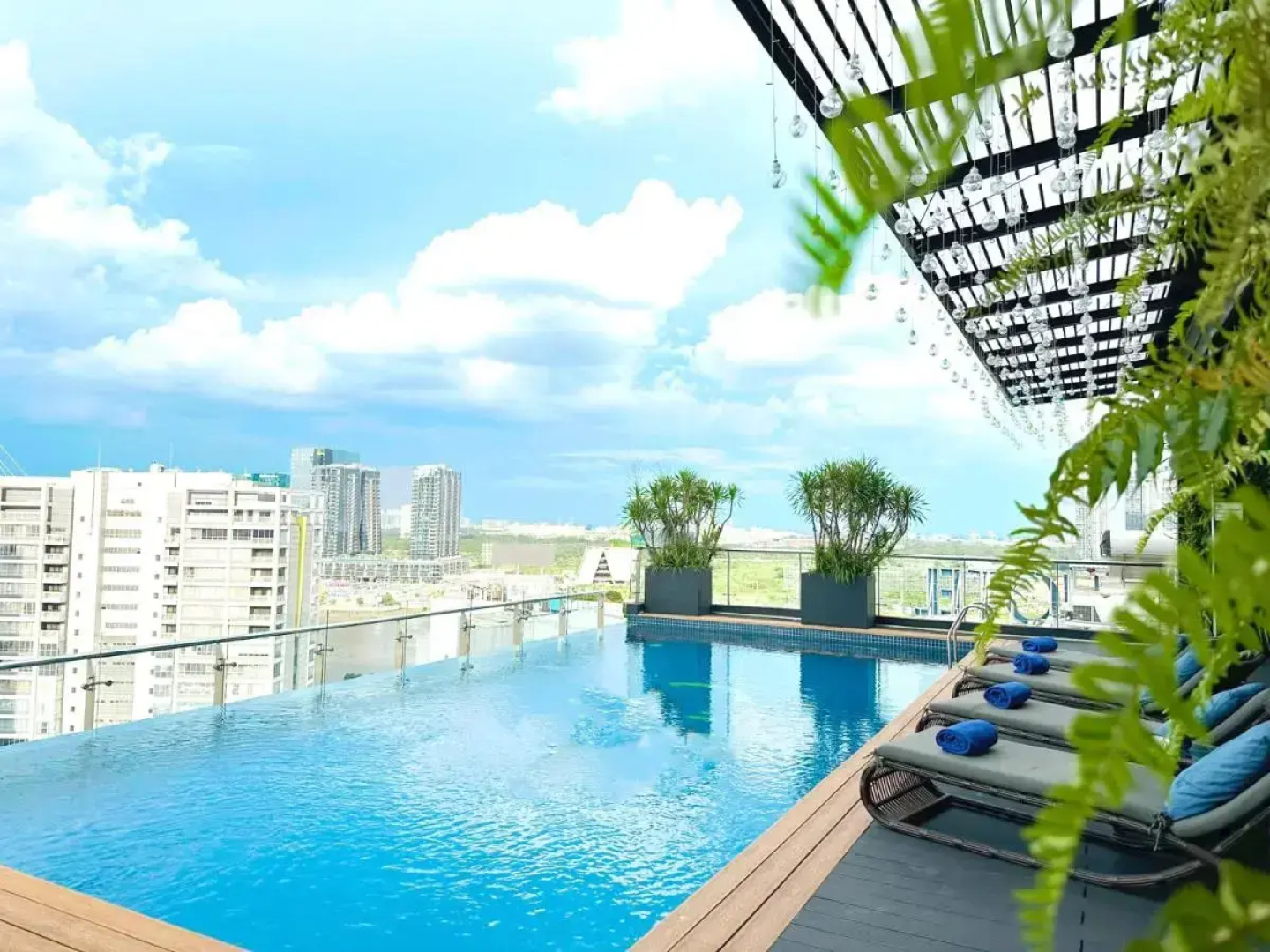 Kin Hotel Thi Sach