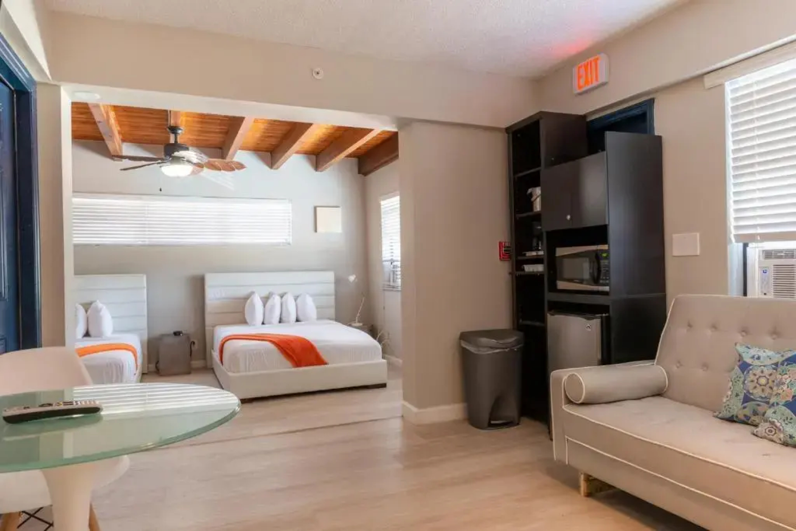 Hollywood Beach Suites