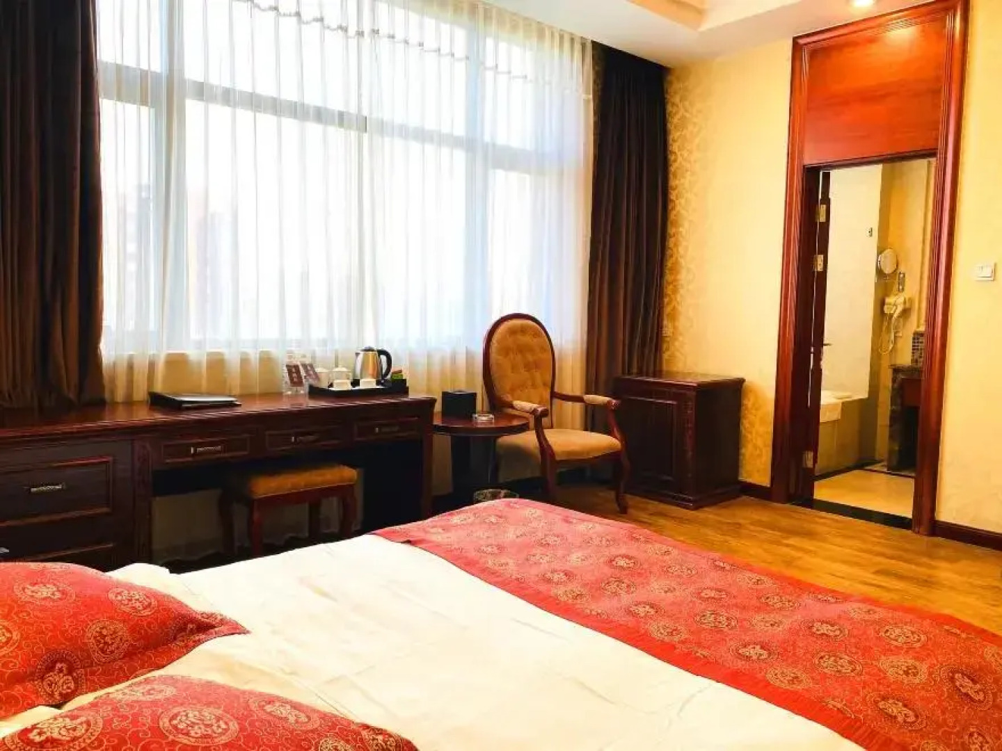Hot Spring Leisure City International Hotel