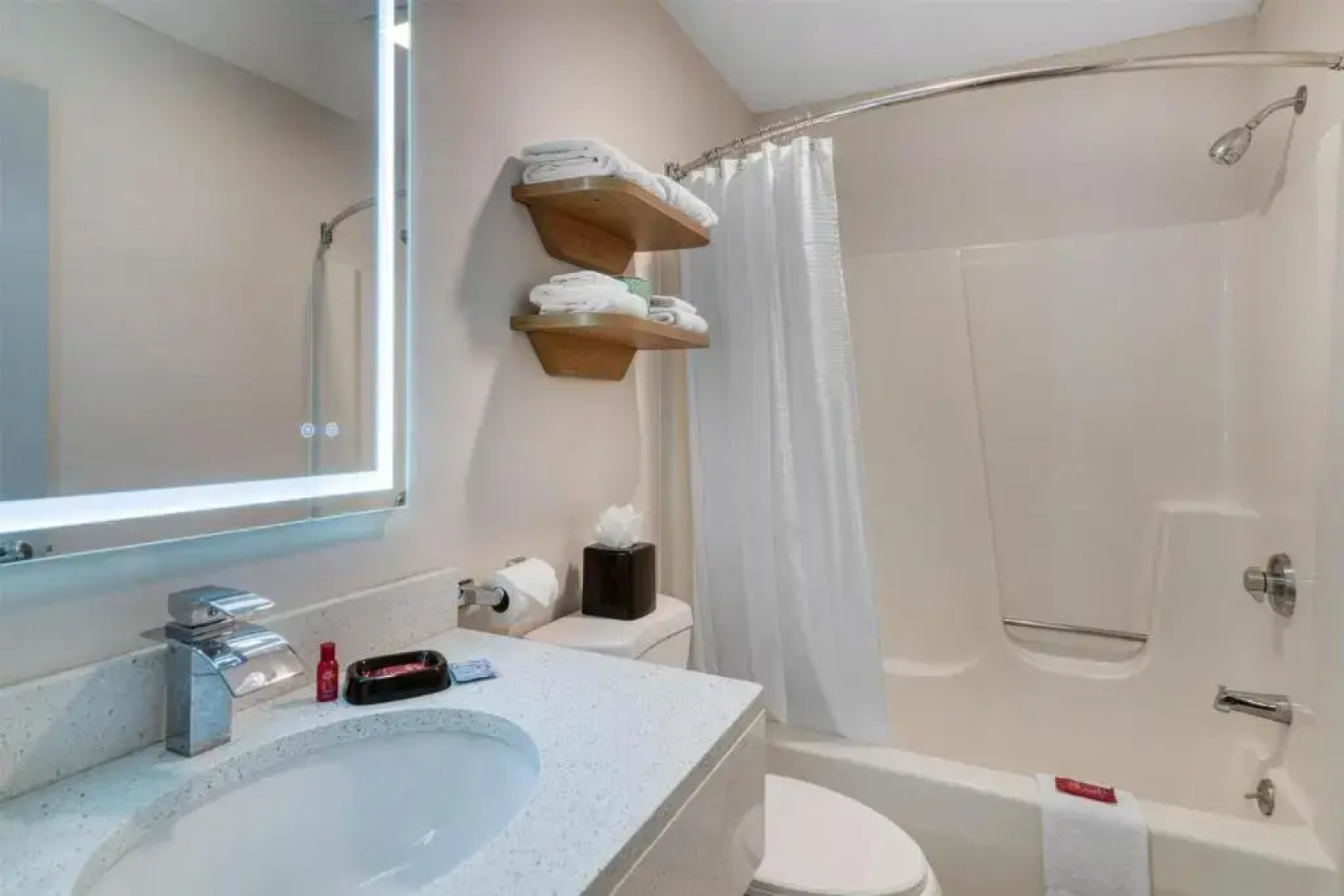 Baldwin Inn & Suites, SureStay Collection by Best Western
