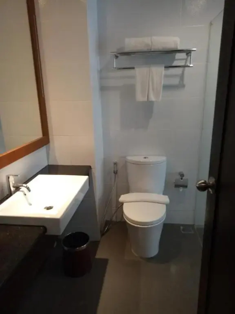 Отель Grand Whiz Nusa Dua