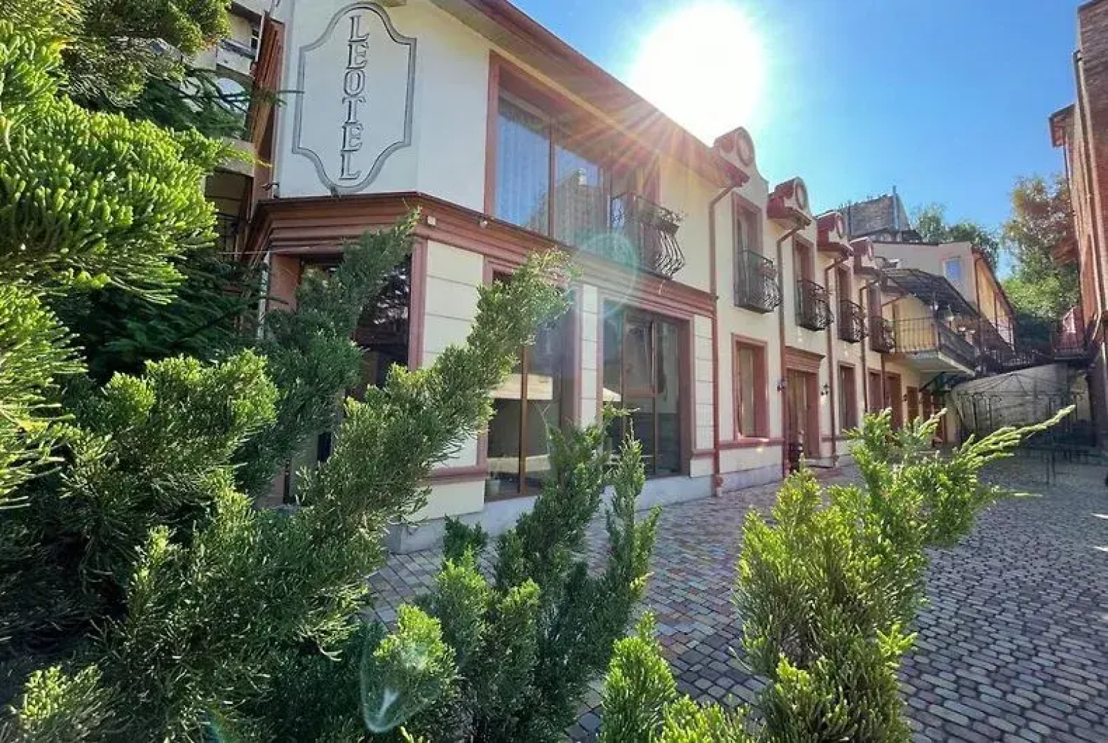 Leohostel