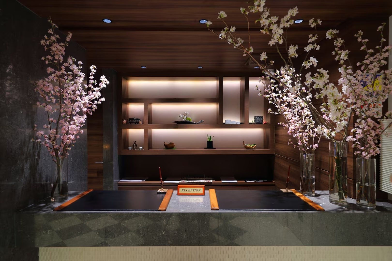Отель Sakura Suite Osaka