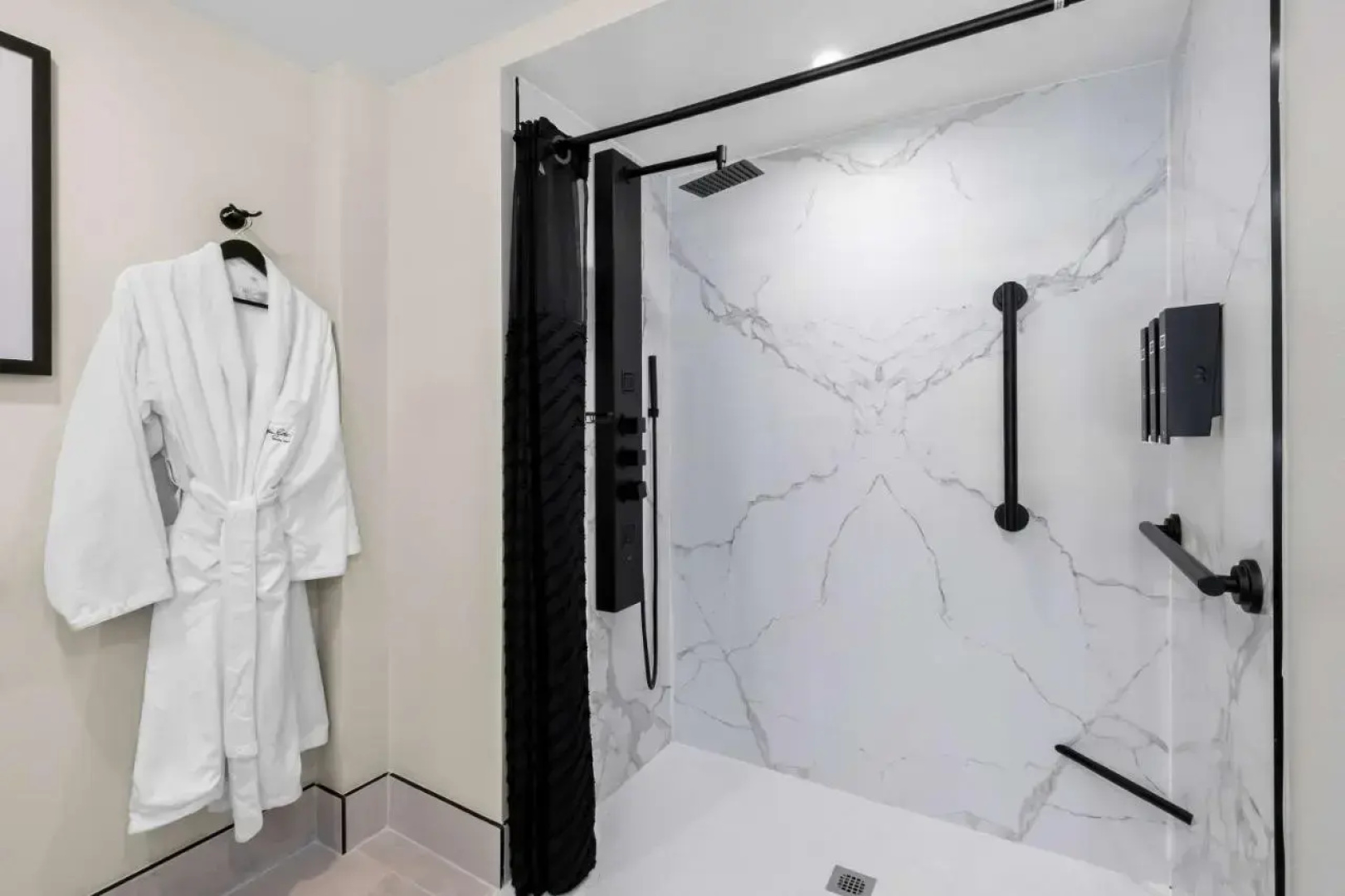 Latitude Suites Tinton Falls Eatontown/BW Premier Collection 