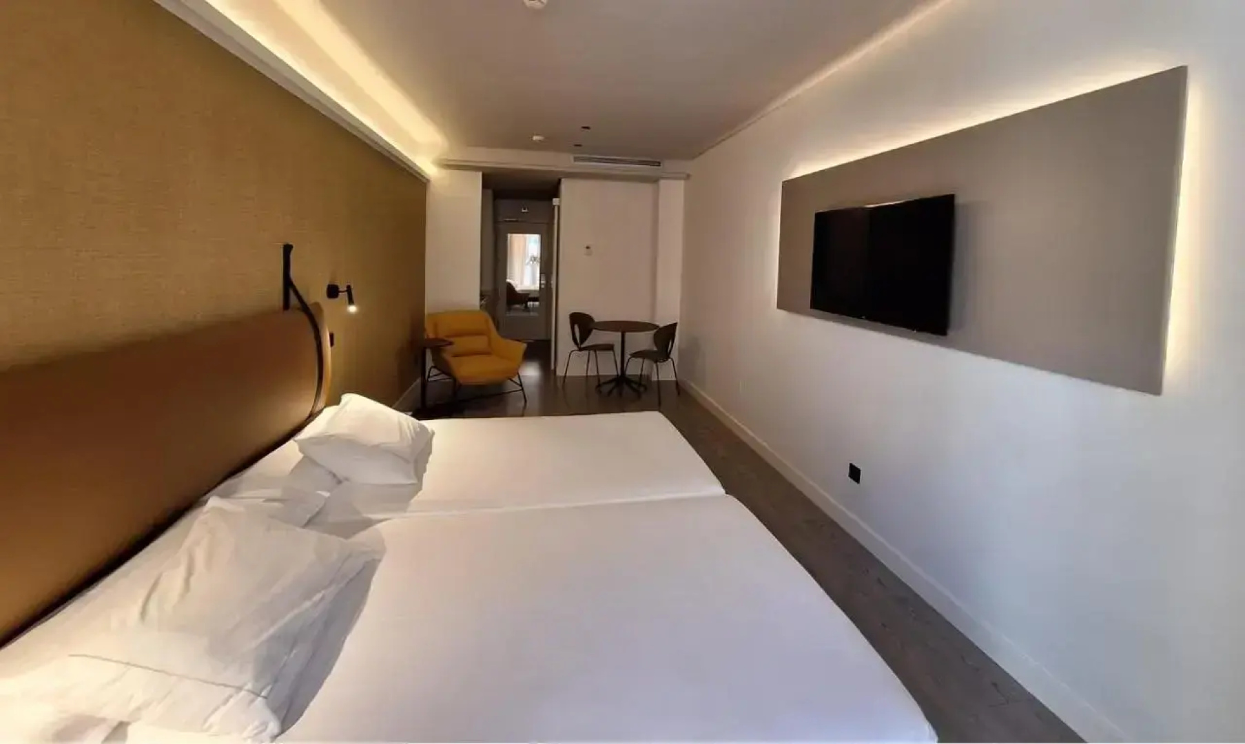 Отель Suites Viena Plaza De Espana