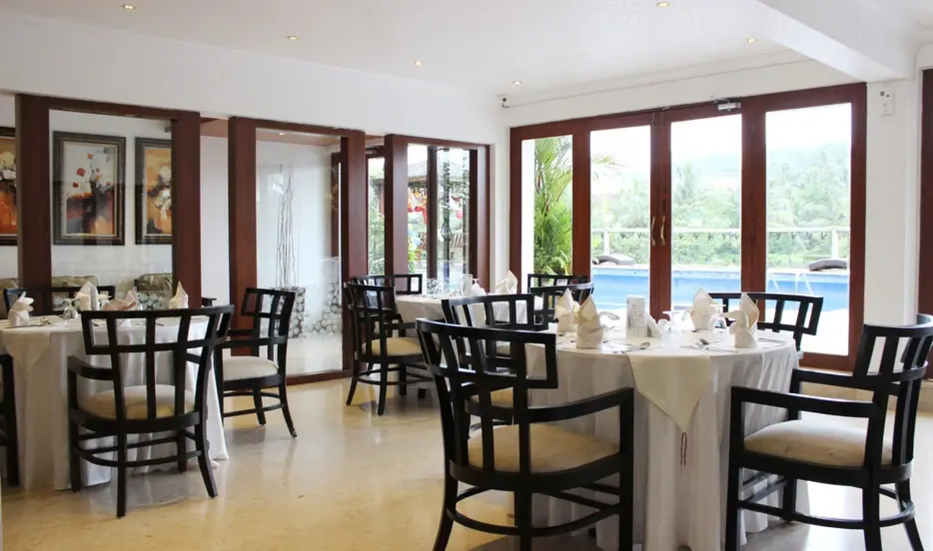 White Pearl Suites