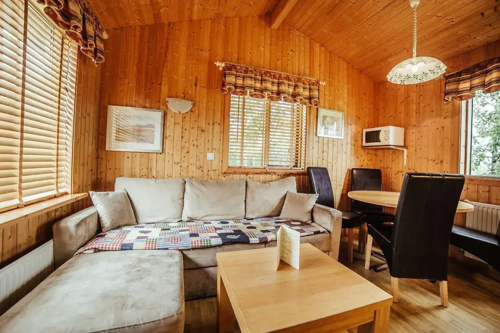 Minniborgir Cottages & Restaurant