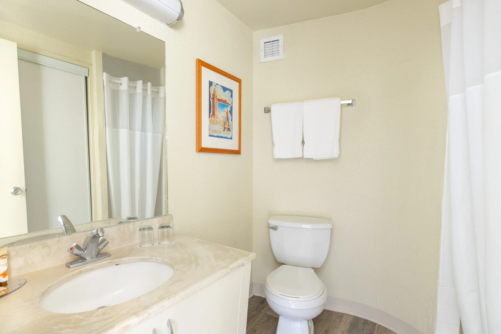 Ohia Waikiki Studio Suites