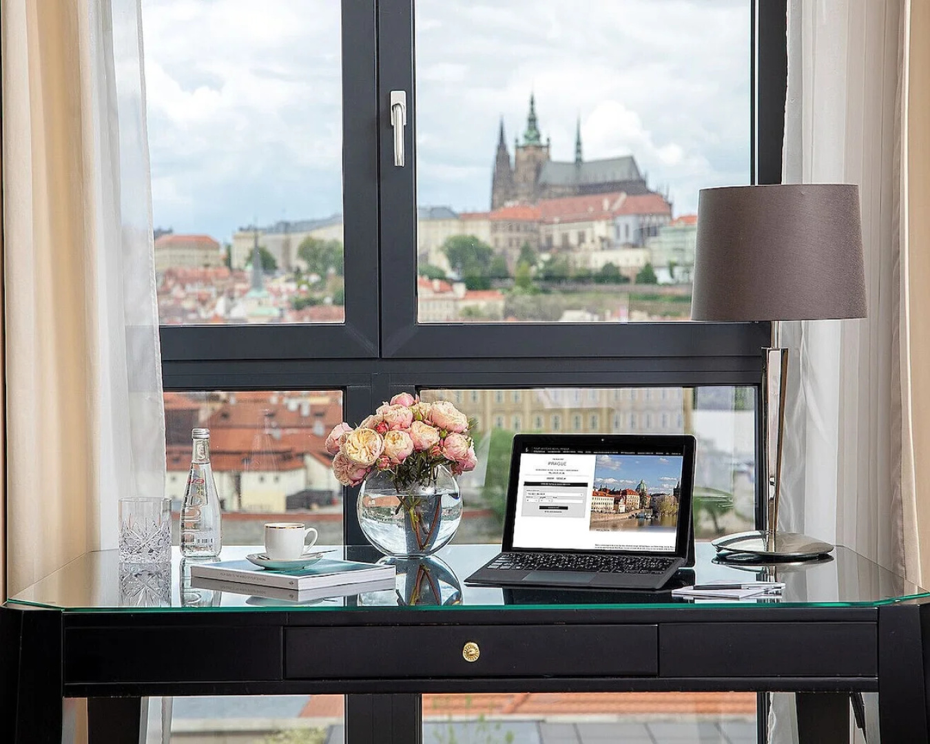 Отель Four Seasons Prague