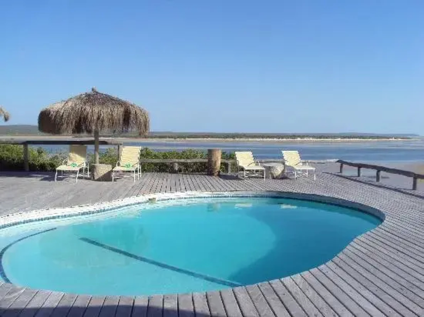 Nyati Beach Lodge