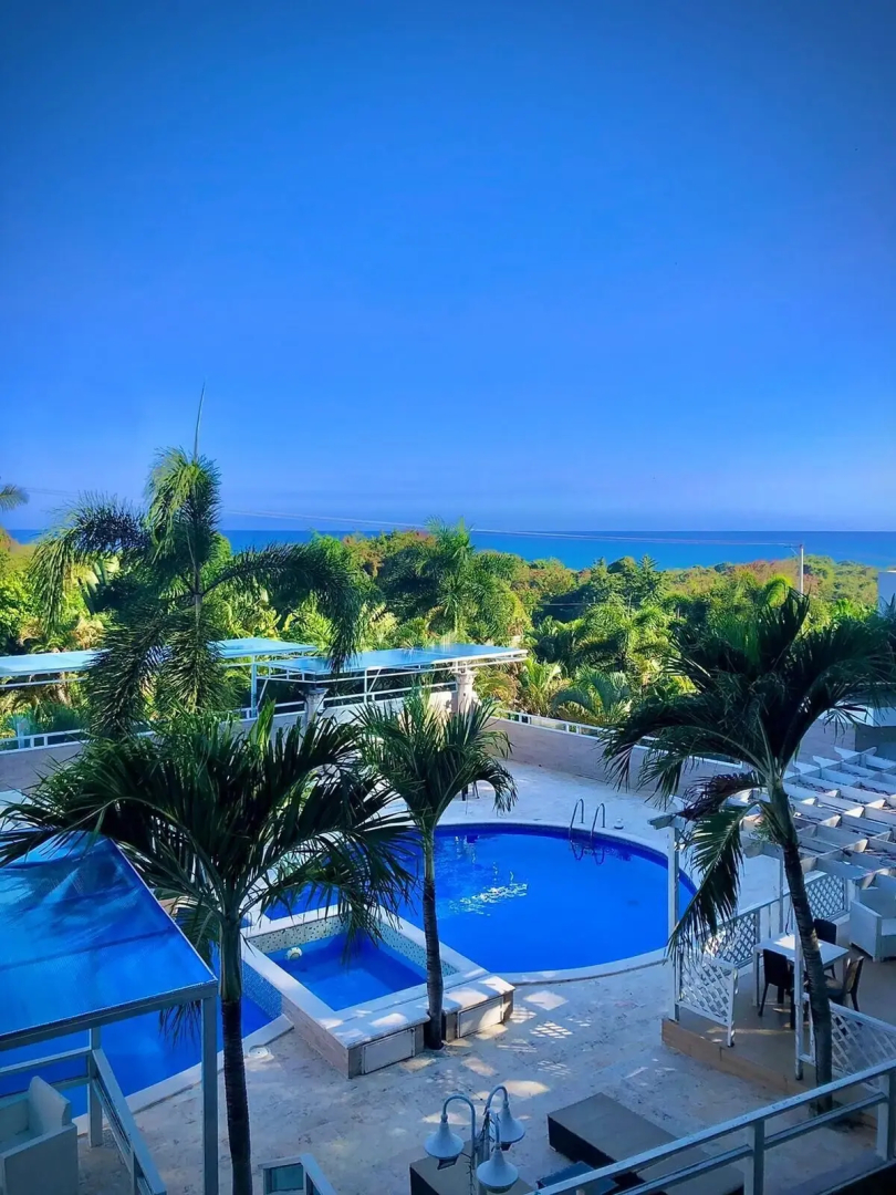 Daymond Blue Tropical Lodge