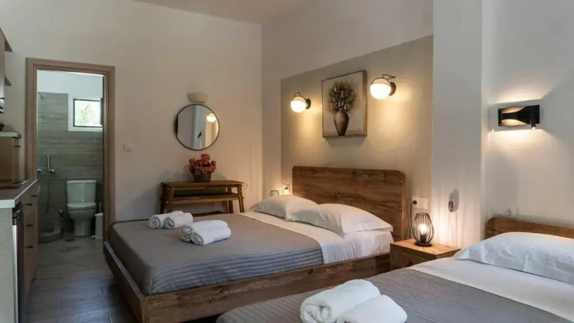 Avra Studios & Apartments