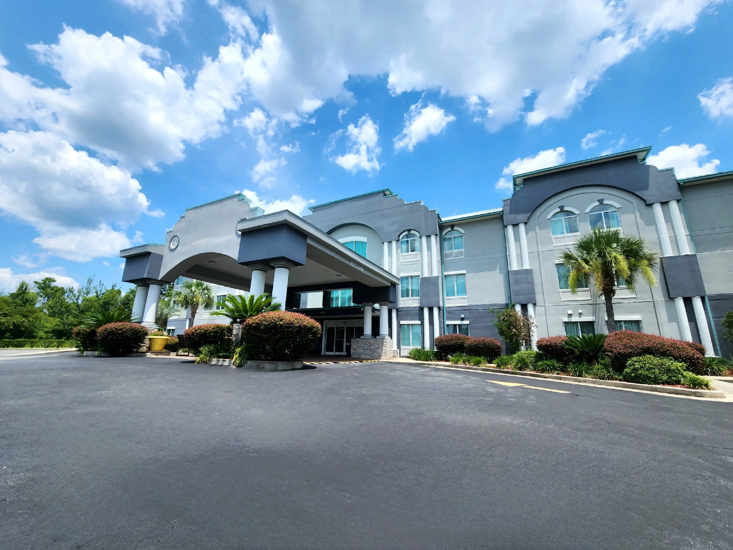 Best Western Plus Blue Angel Inn