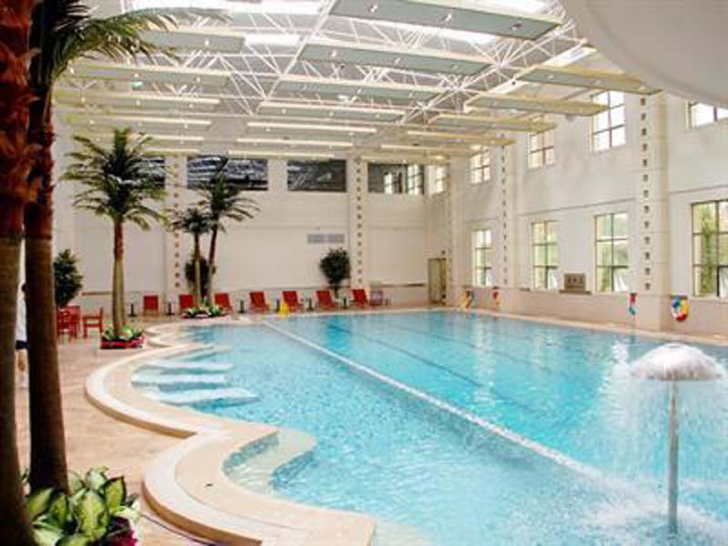 Songchao Bianjing Hotel (Kaifeng Drum Tower Square)