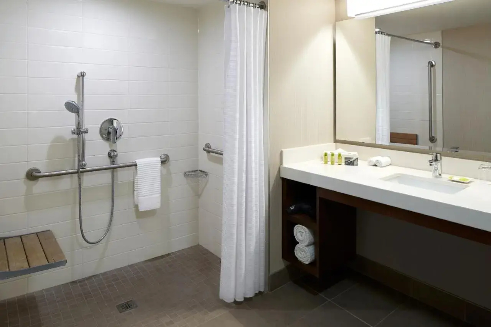 Delta Hotels by Marriott Kingston Waterfront