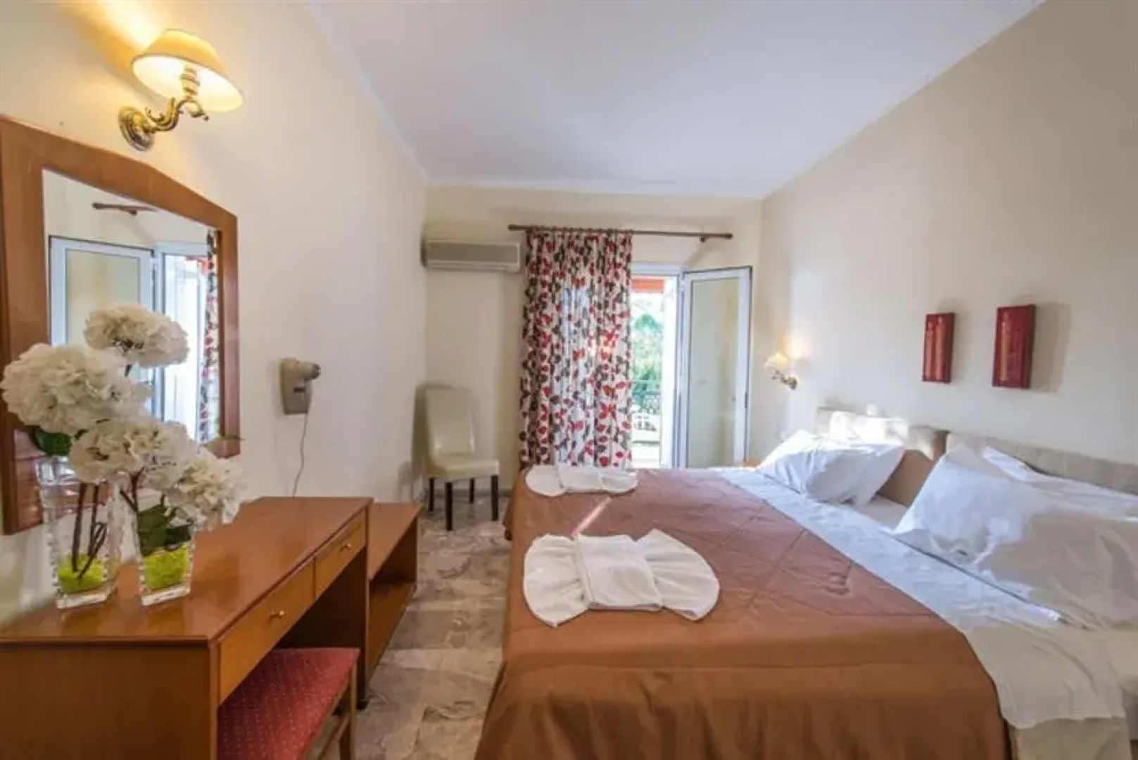 Venus Hotel & Suites