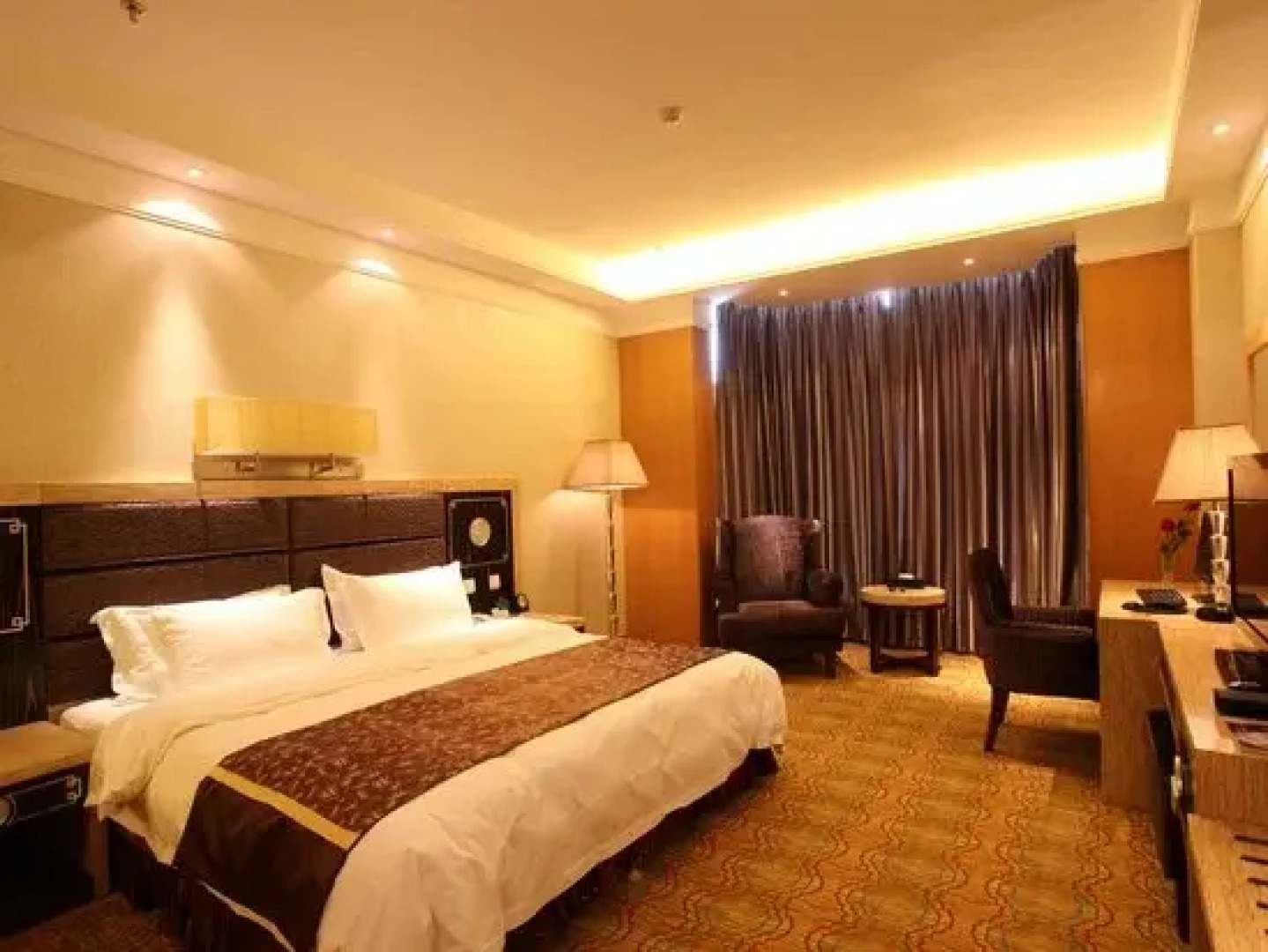 Yujing Garden Holiday Hotel