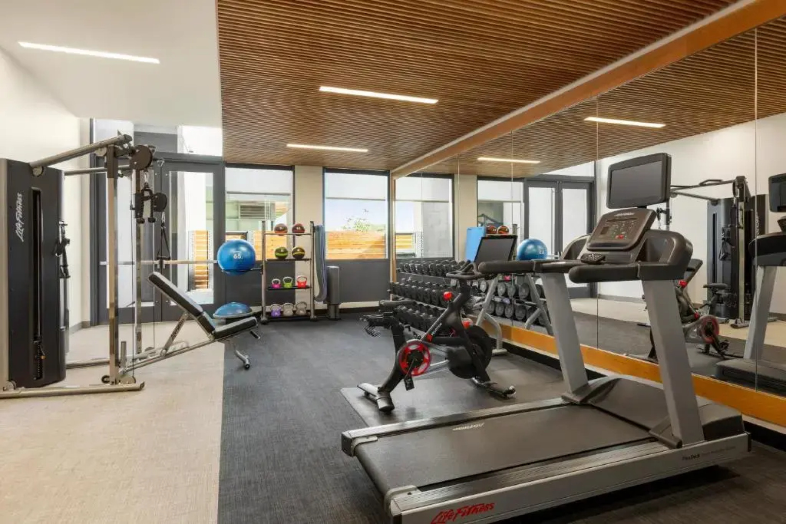 Hampton Inn & Suites San Mateo-San Francisco Airport