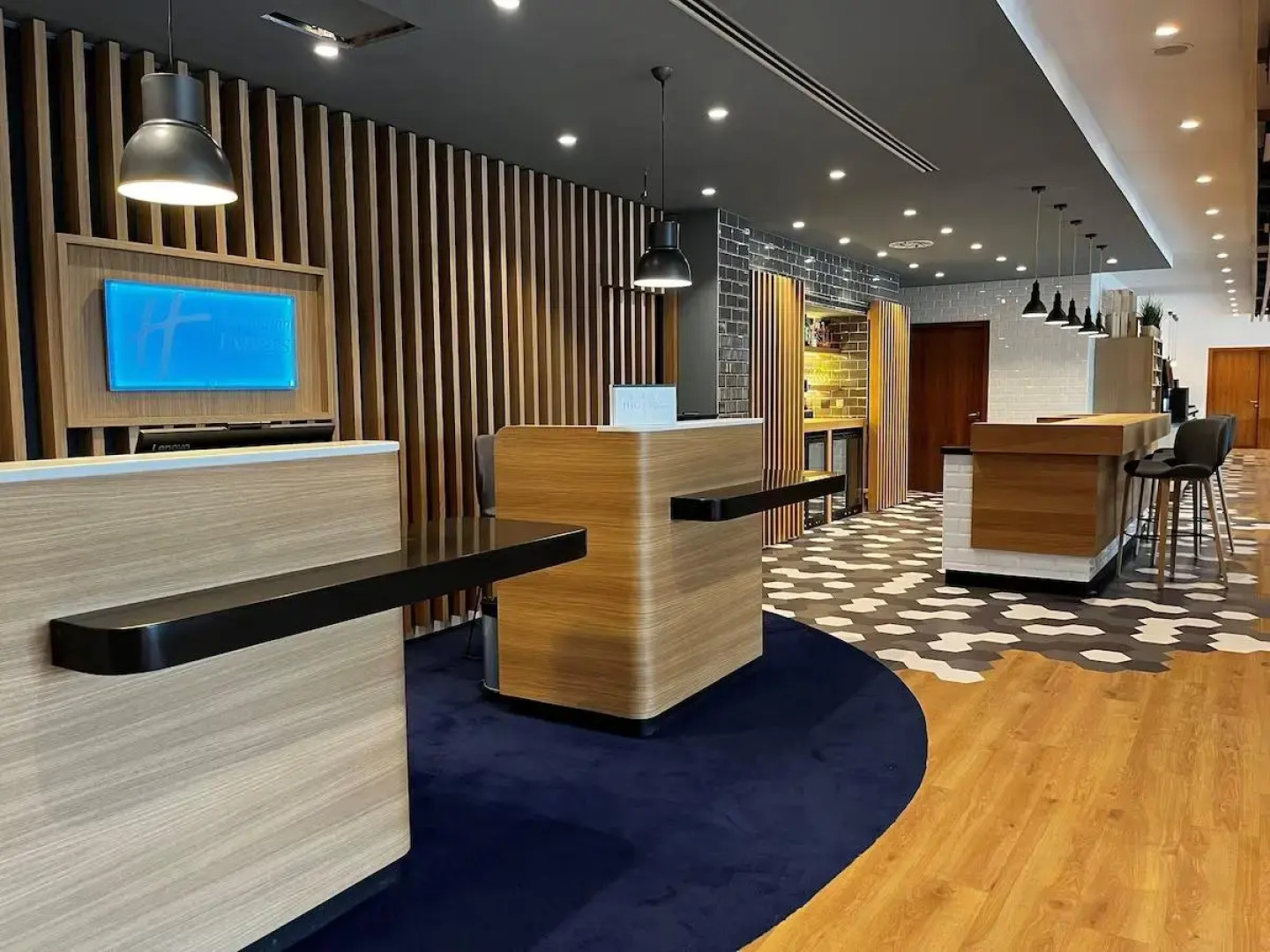 Отель Holiday Inn Express Bilbao, an IHG Hotel