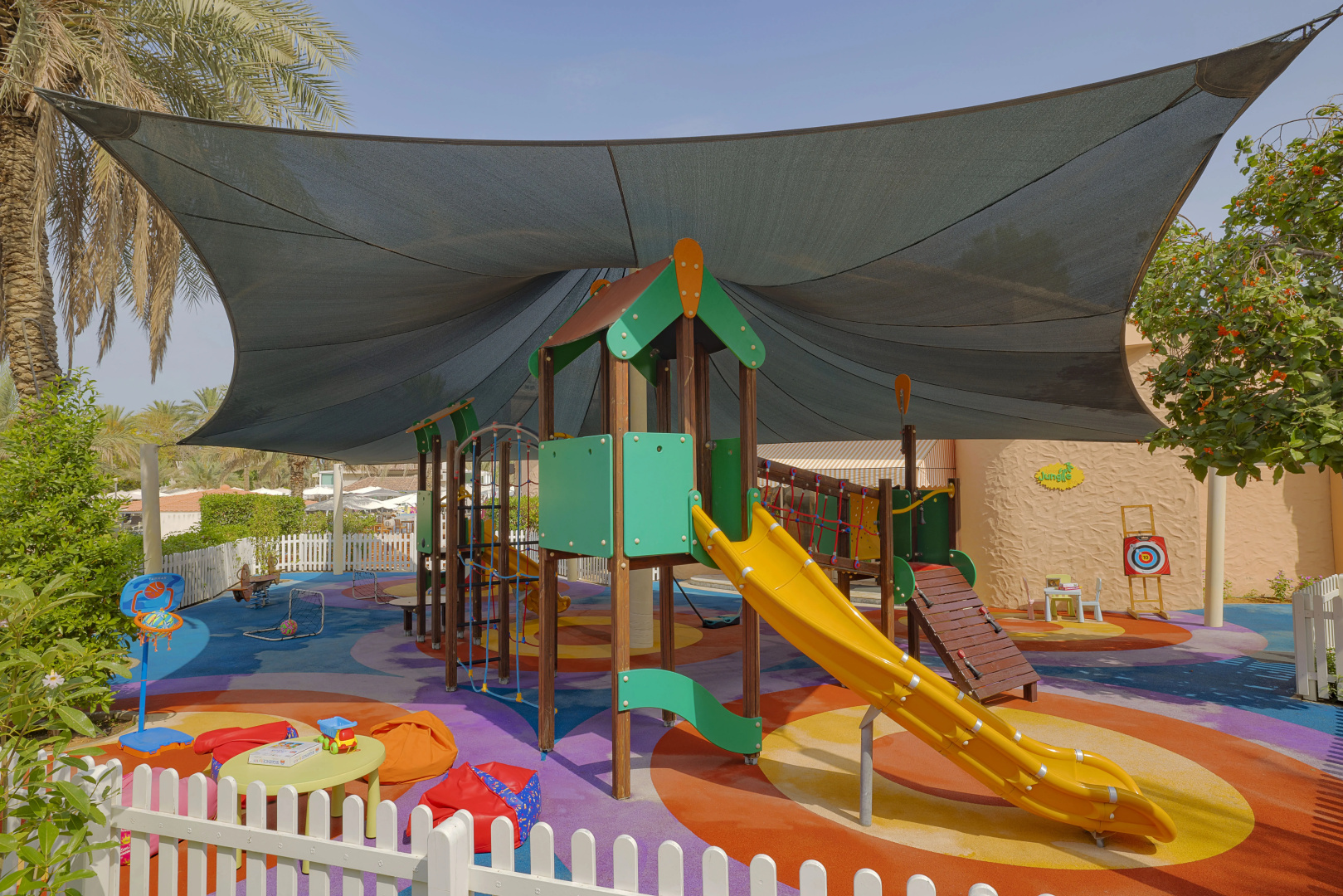 Отель Al Habtoor Grand Resort Autograph Collection