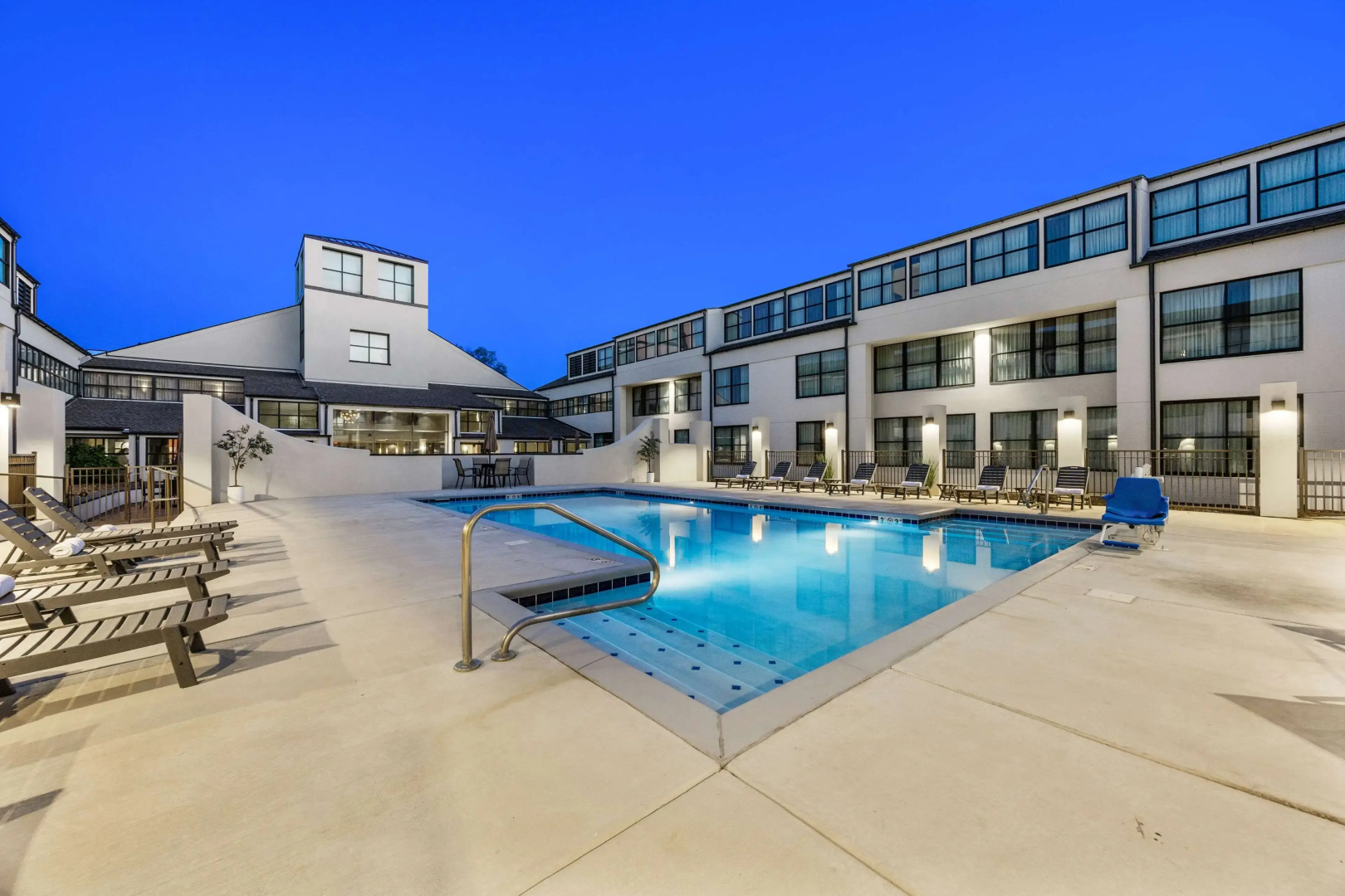 DoubleTree Suites by Hilton Hotel Huntsville South