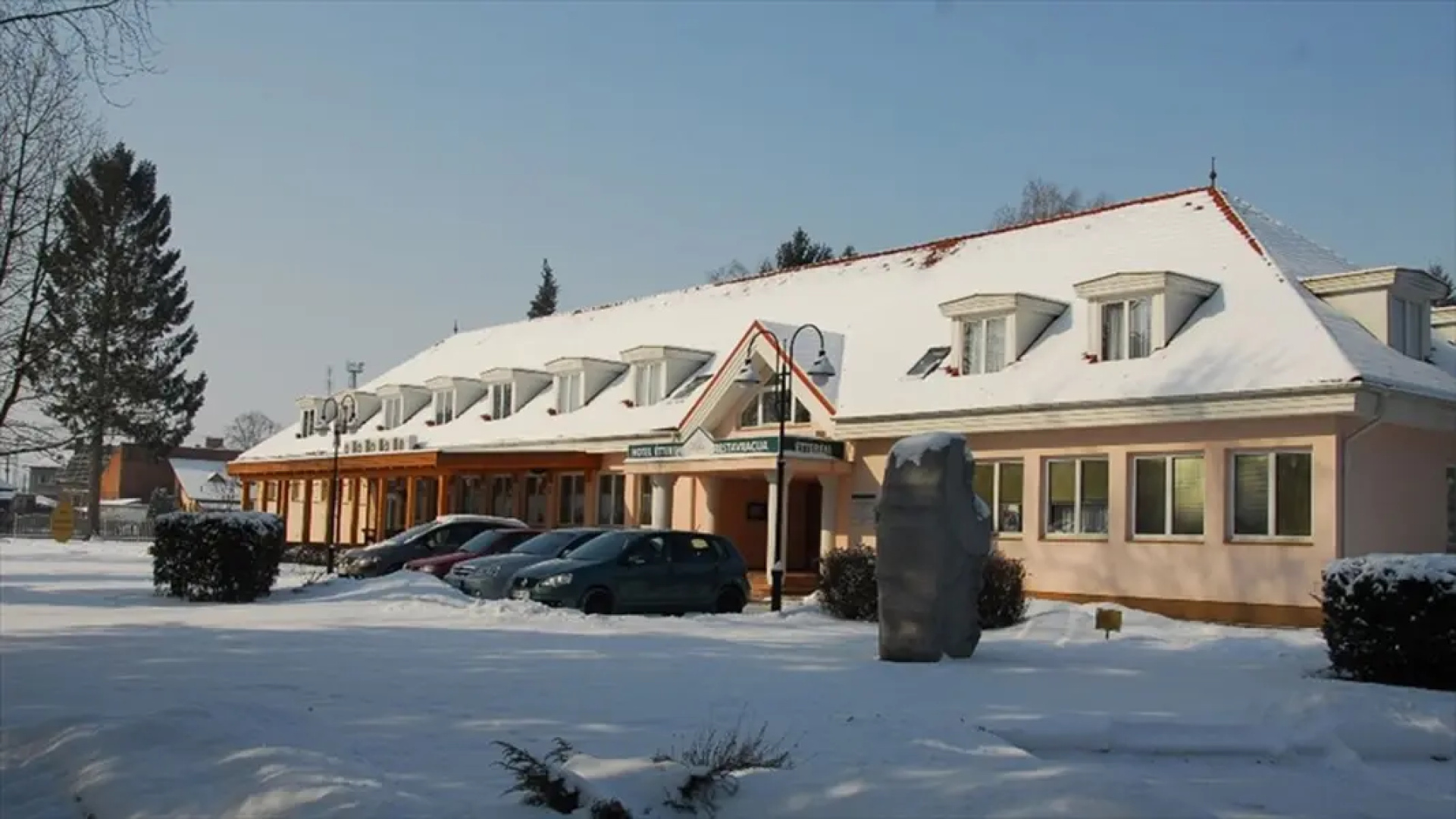 Lipa Hotel Es Etterem