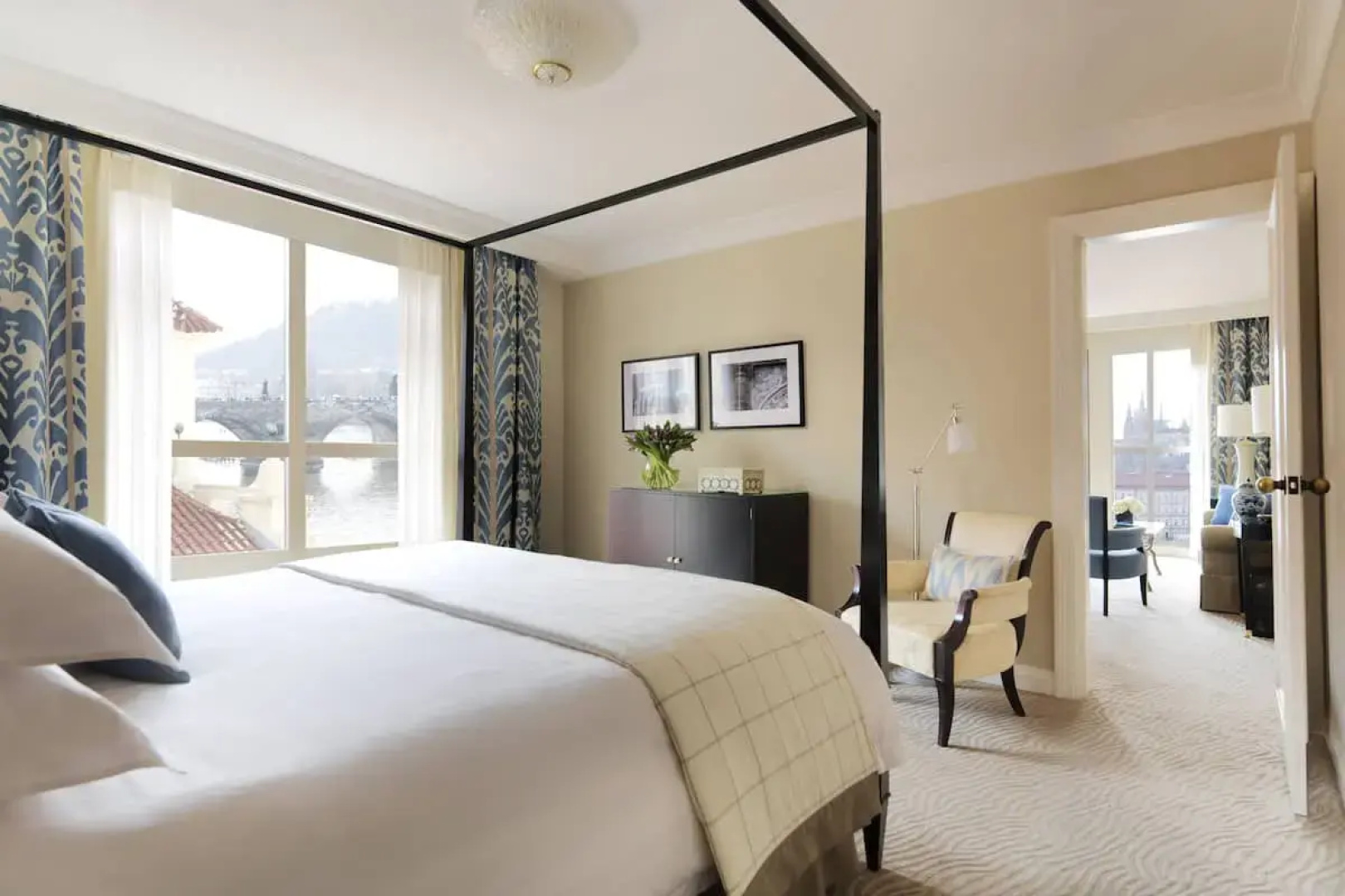 Отель Four Seasons Prague
