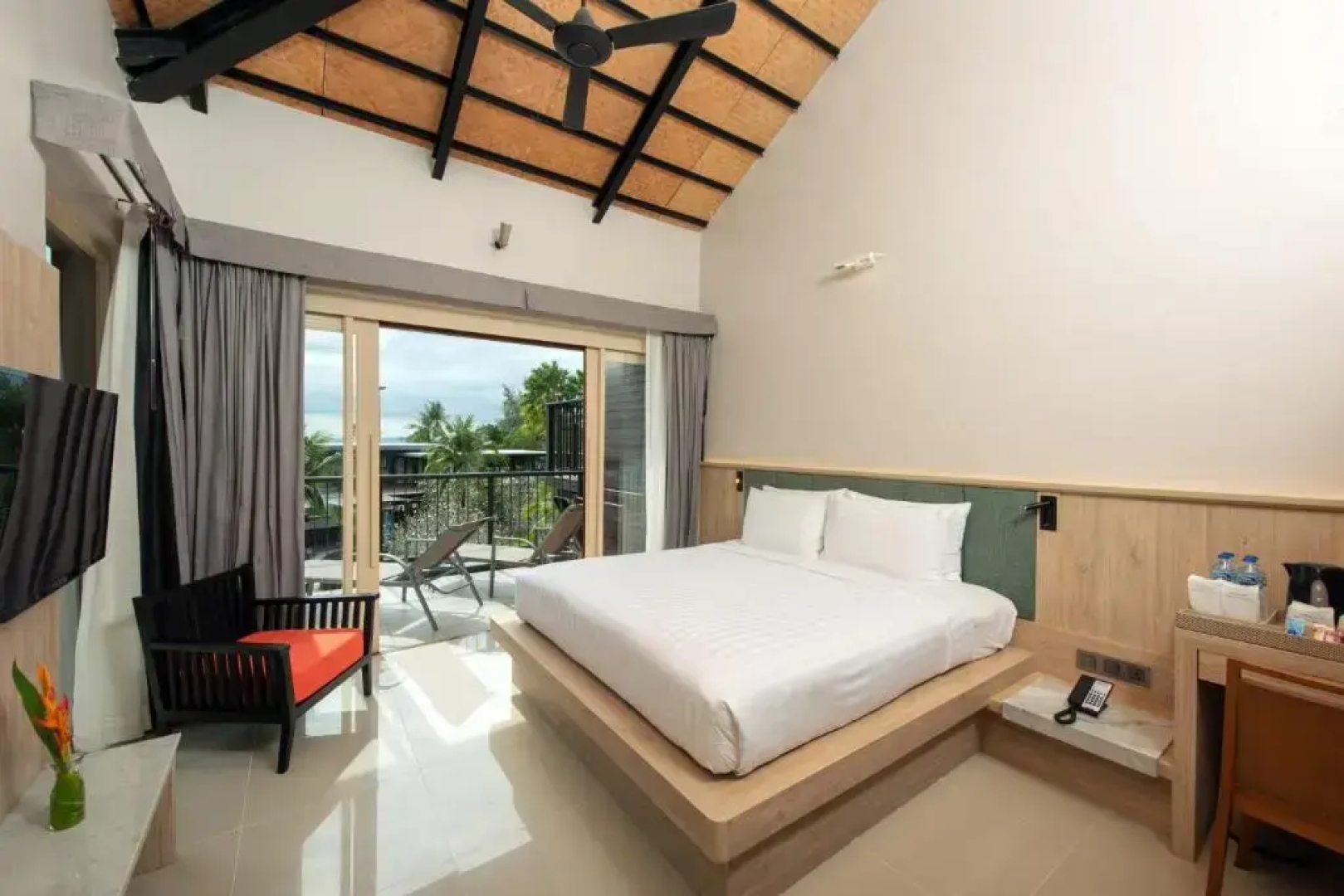 Holiday Ao Nang Beach Resort, Krabi