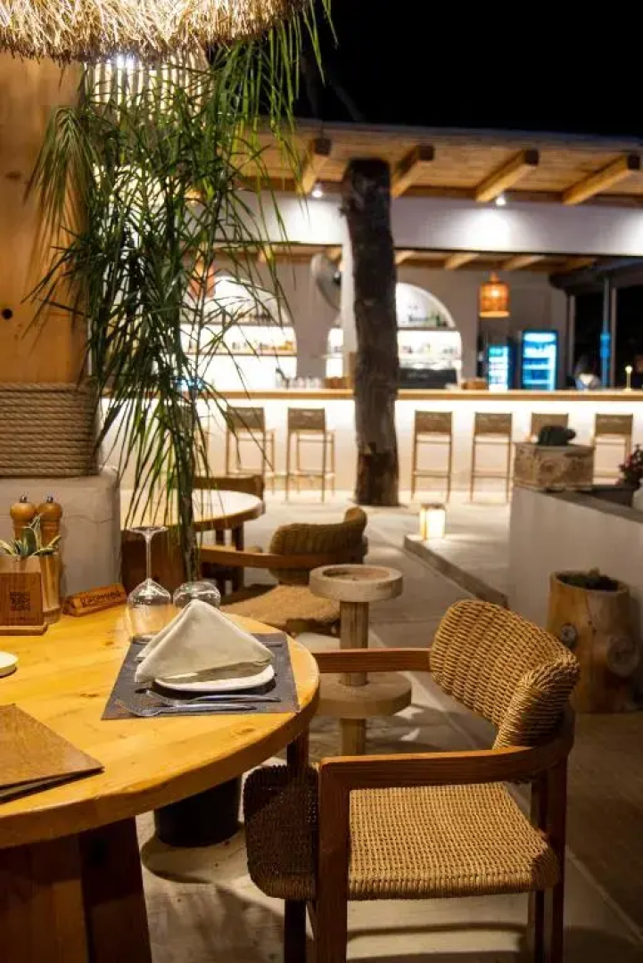 MAKO Sea & Suites
