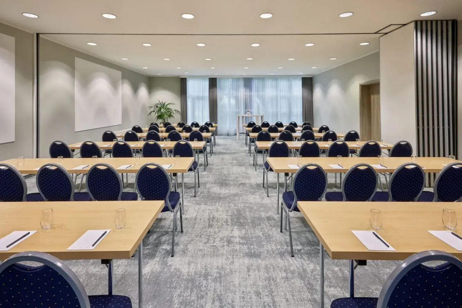 Отель Courtyard by Marriott Dortmund