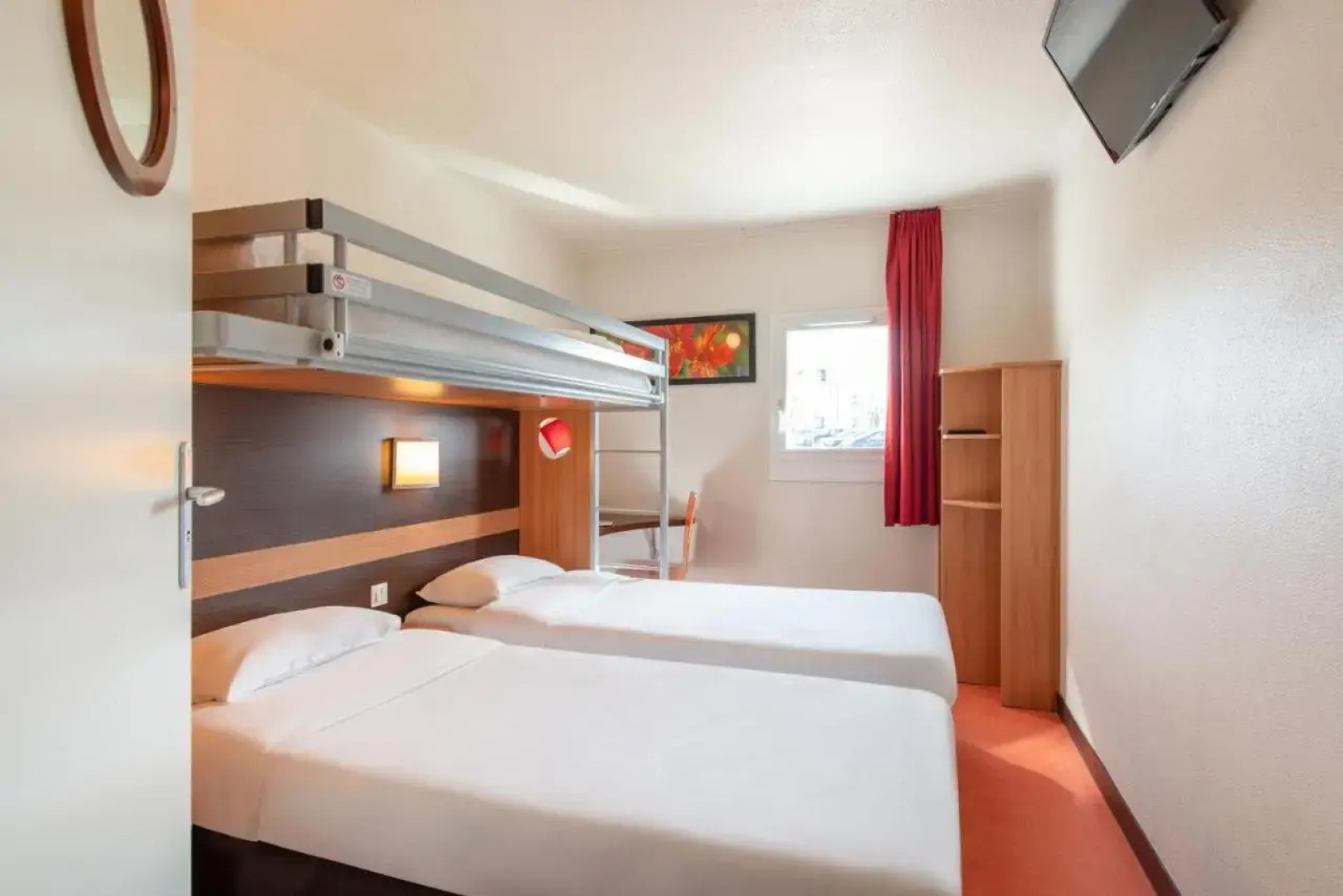 B&B HOTEL Cholet Nord