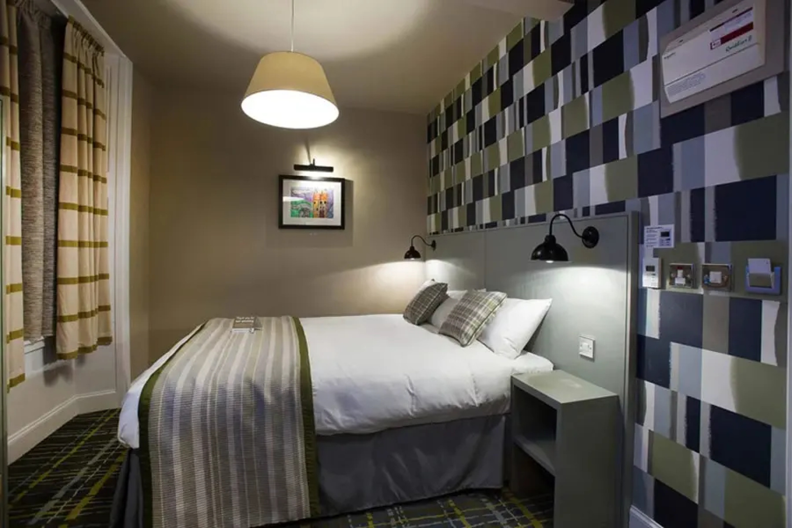 Jollys Hotel