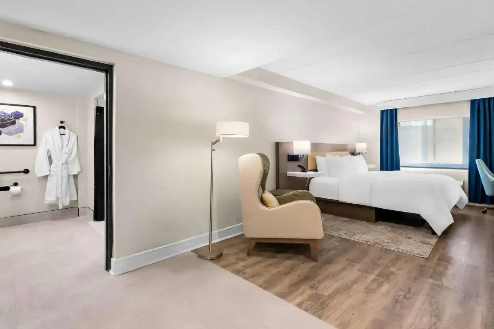 Latitude Suites Tinton Falls Eatontown/BW Premier Collection 