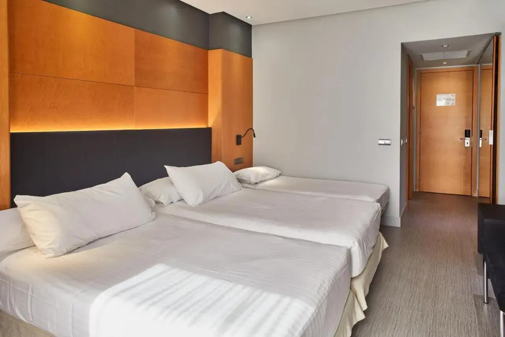 Отель Eurostars Puerta Madrid