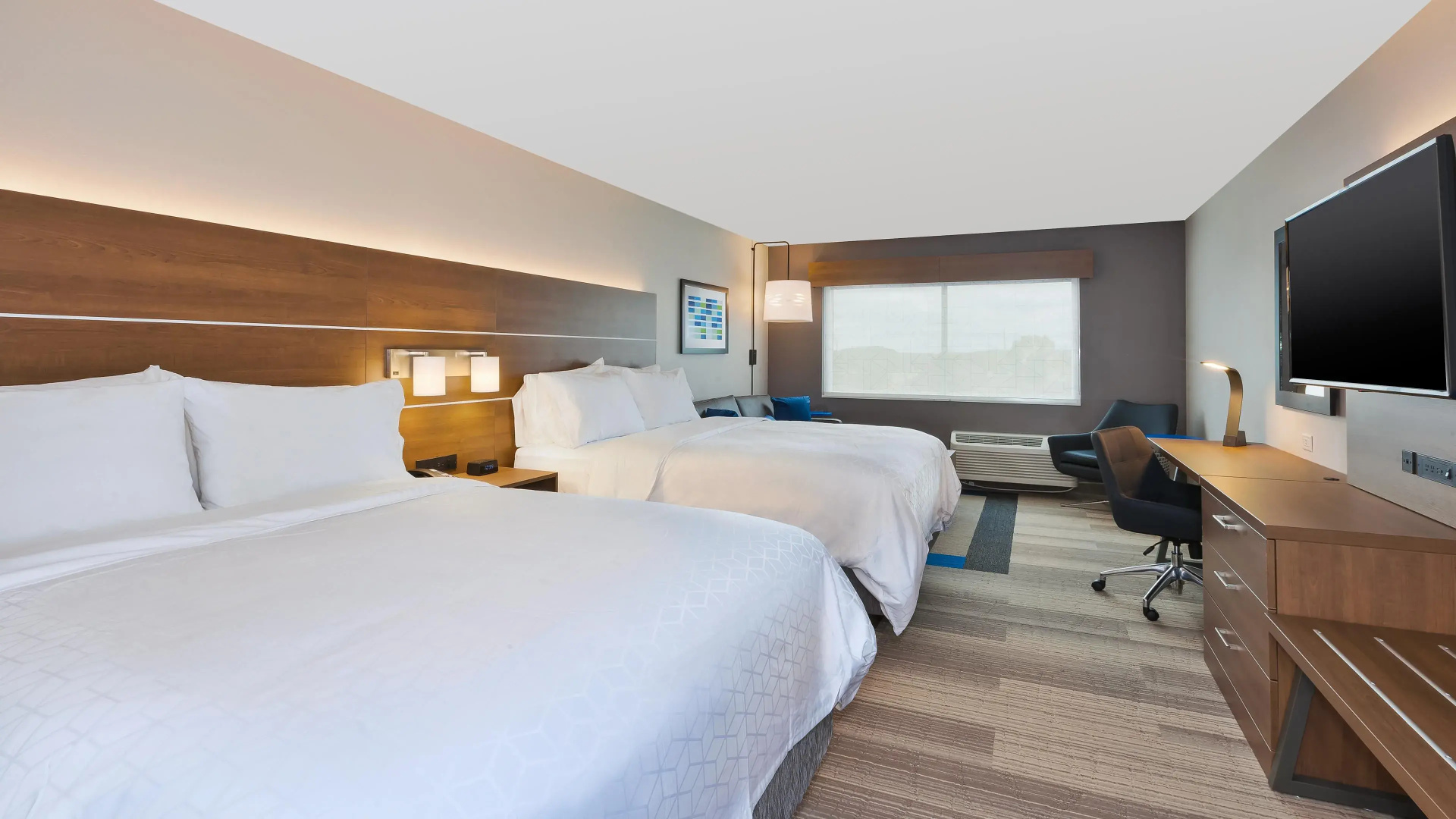Holiday Inn Express and Suites Eau Claire West I-94