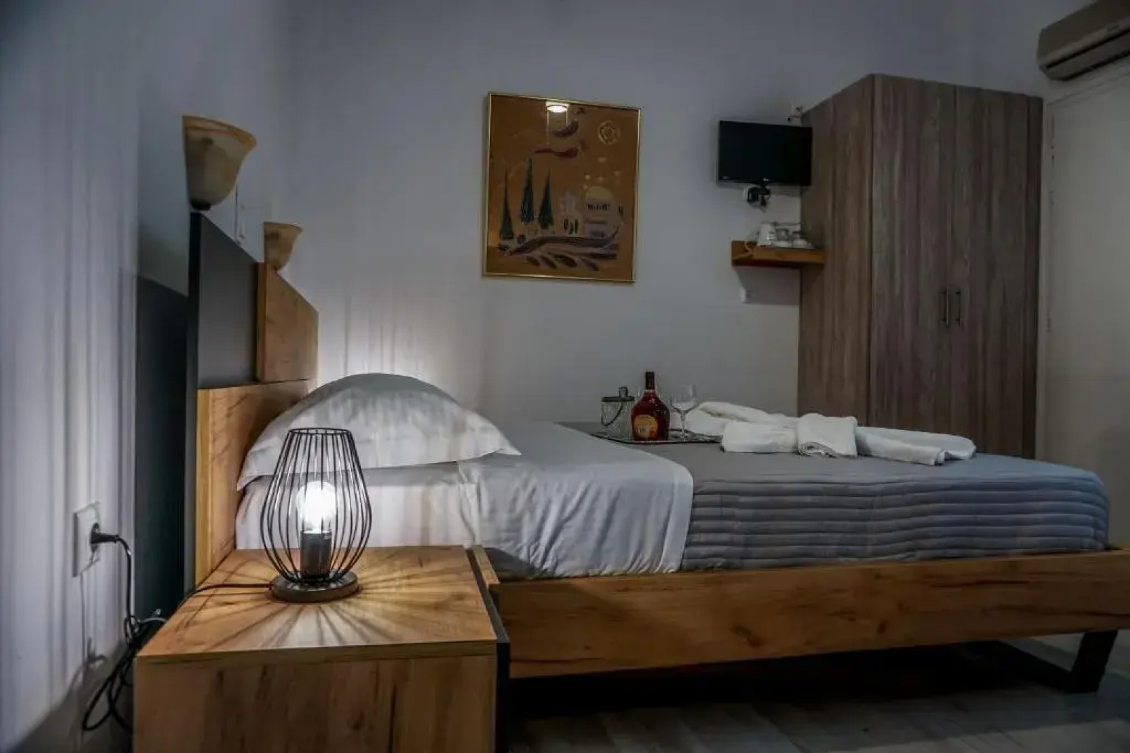 Avra Studios & Apartments