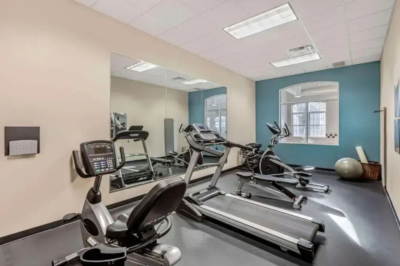 Country Inn & Suites by Radisson, Elk Grove Village/Itasca