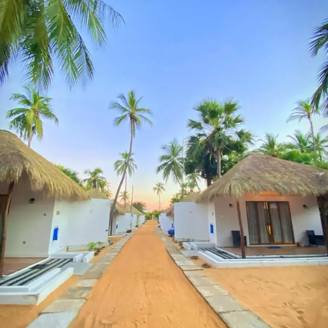 The Blue Lagoon Resort  Kalpitiya
