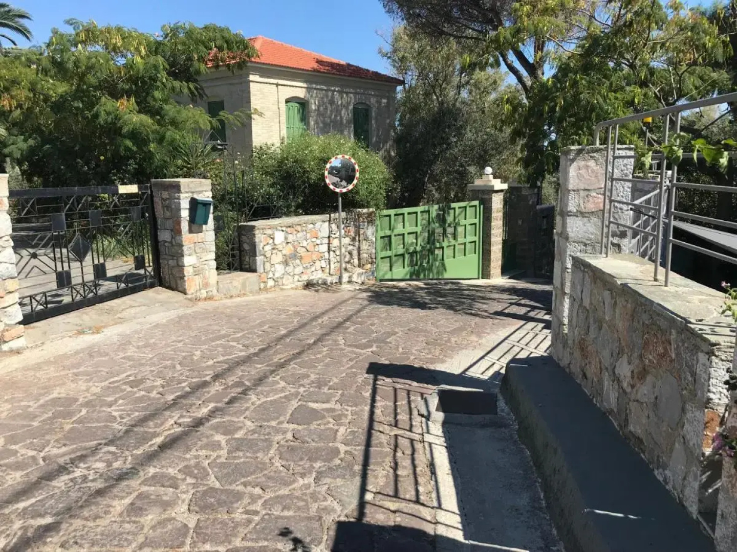Ouzo Traditional House with private pool