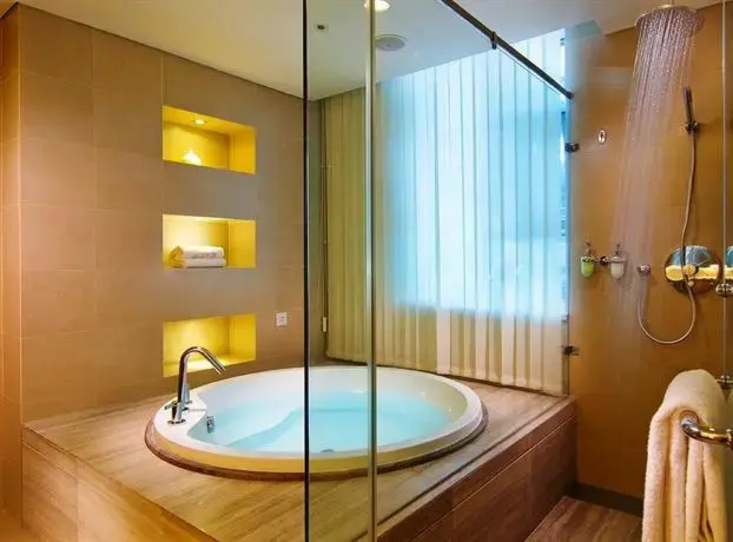 Orange Zhong Guan Cun