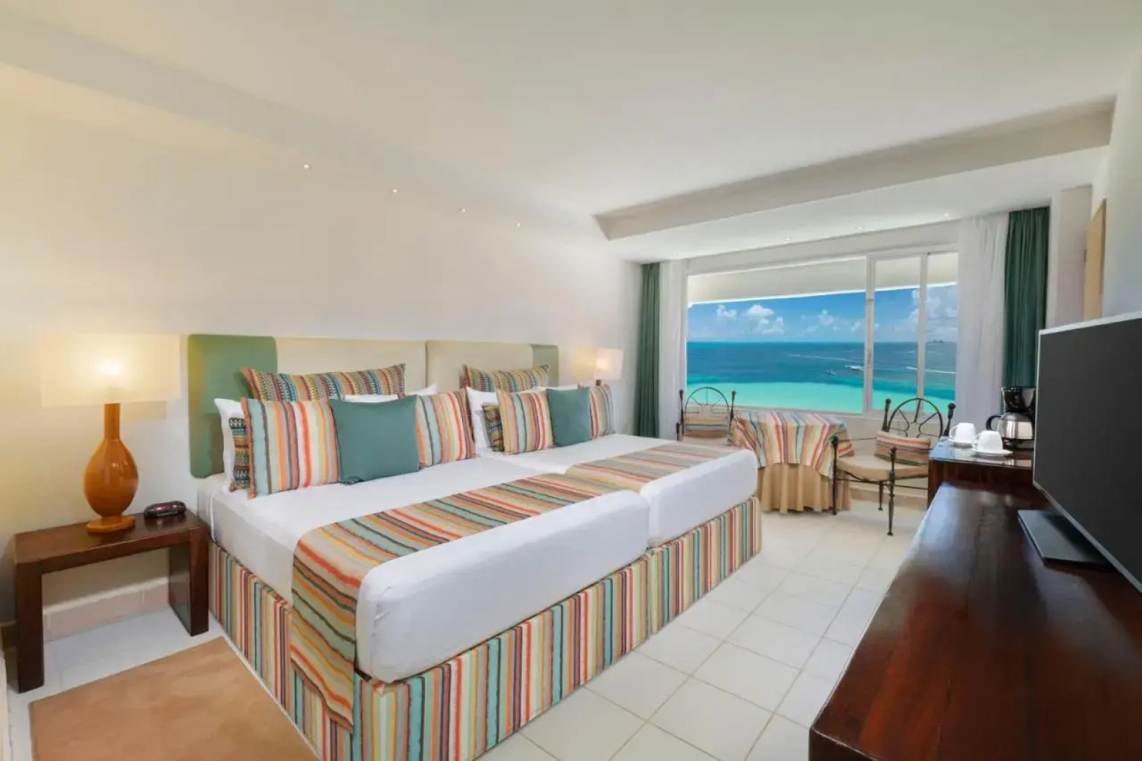 Oasis Palm Hotel