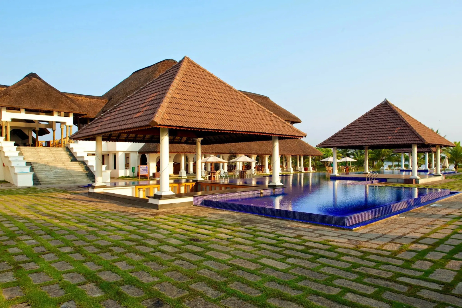 Le Pondy Beach & Lake Resort