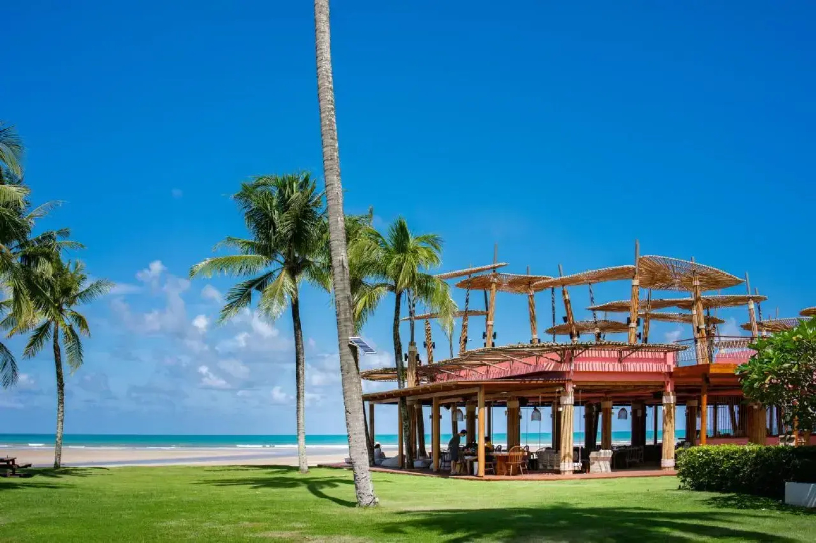 Отель Apsara Beachfront Resort and Villa 