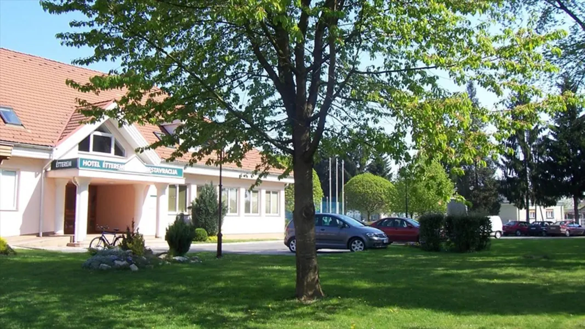 Lipa Hotel Es Etterem