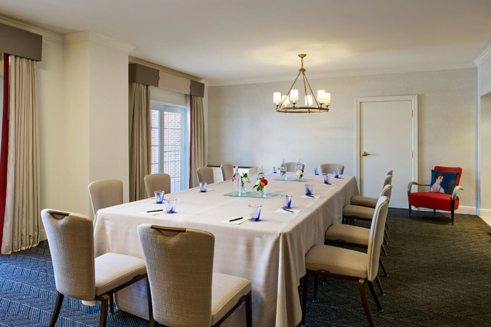The Alexandrian Old Town Alexandria, Autograph Collection