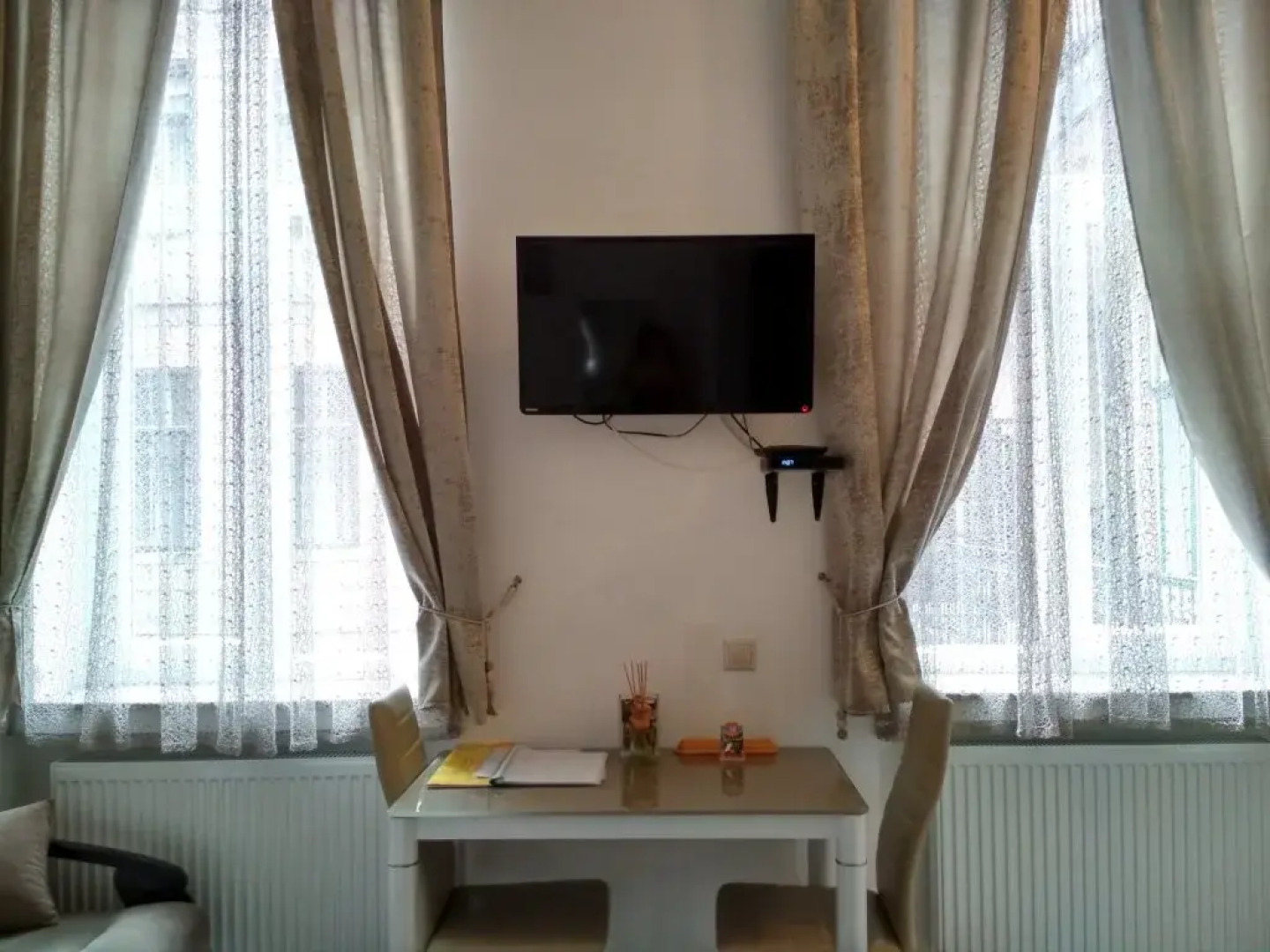 Happy Holiday Lux Apartments