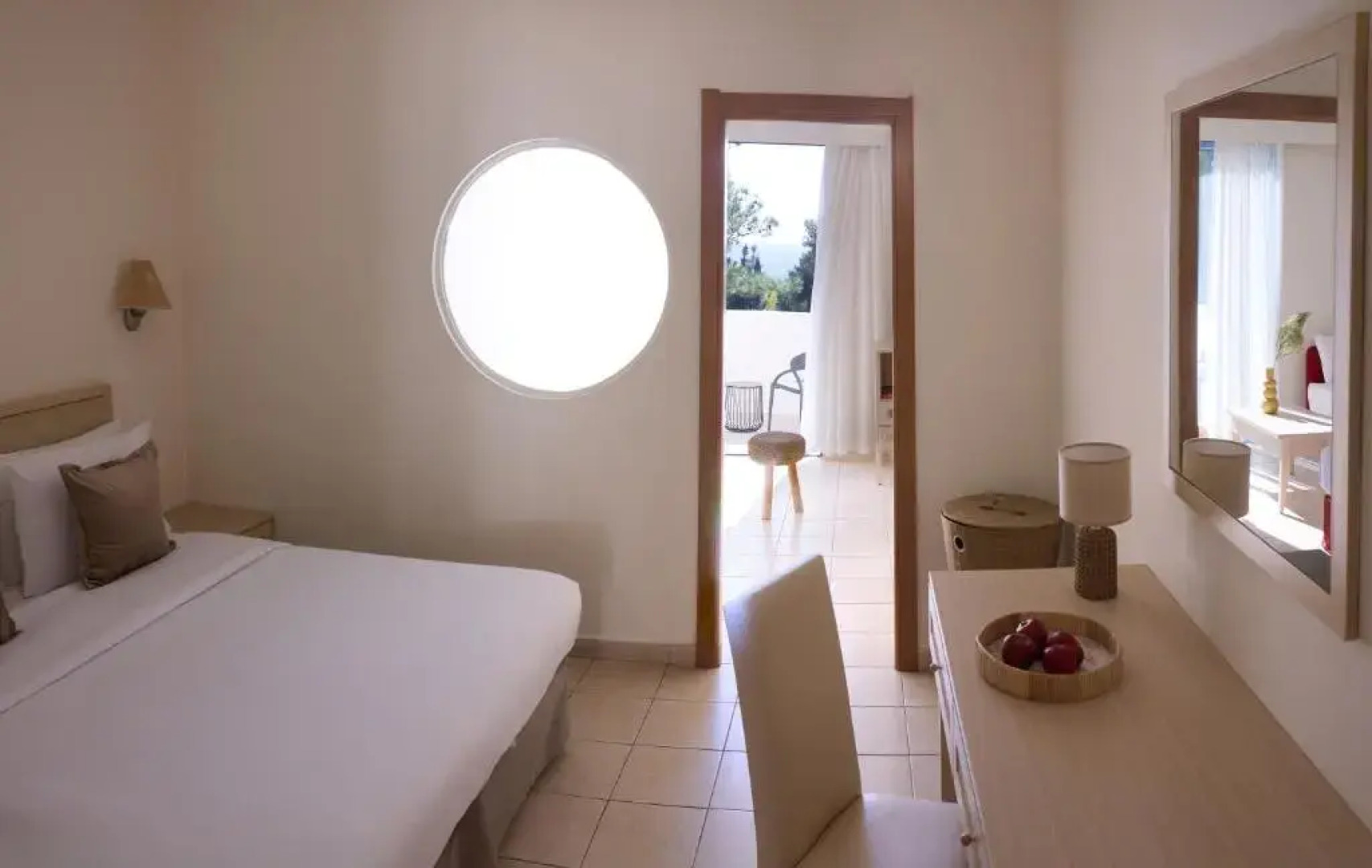 “Kiotari Miraluna Beach Resort”